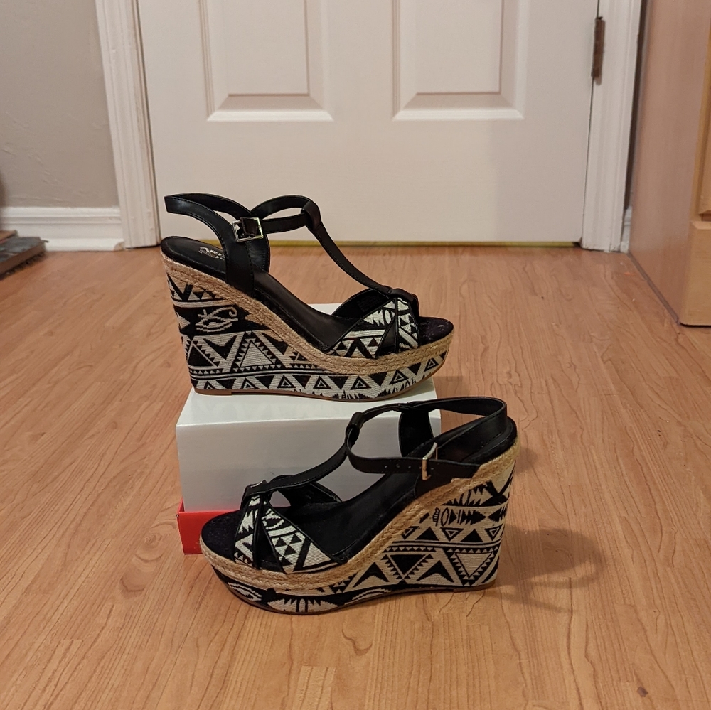 Women's Arizona Geometric pattern Wedge Heels